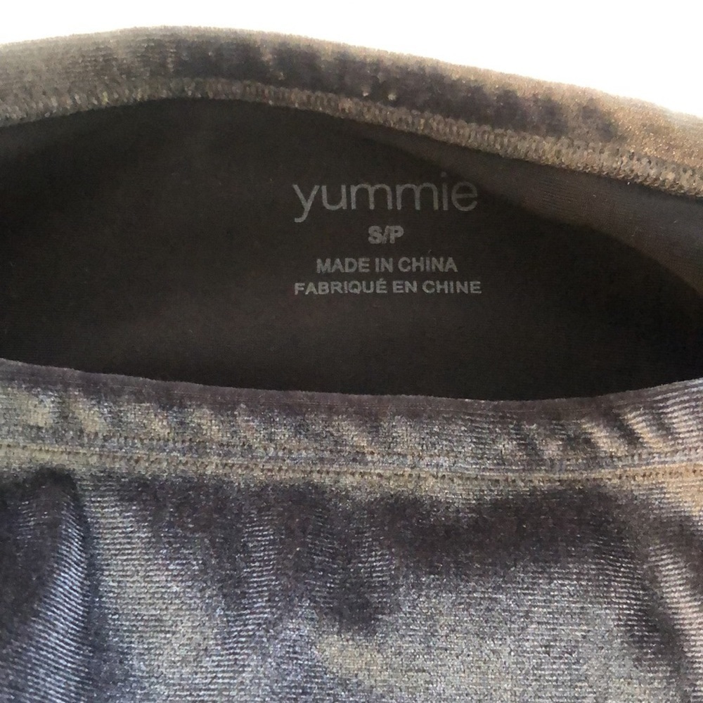 Yummie velour grey yoga pant leggings that are super soft - Picture 2 of 7